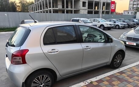 Toyota Vitz, 2005 год, 400 000 рублей, 3 фотография