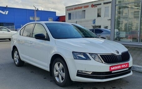Skoda Octavia, 2019 год, 1 829 000 рублей, 2 фотография