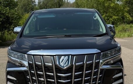 Toyota Alphard III, 2018 год, 3 950 000 рублей, 2 фотография