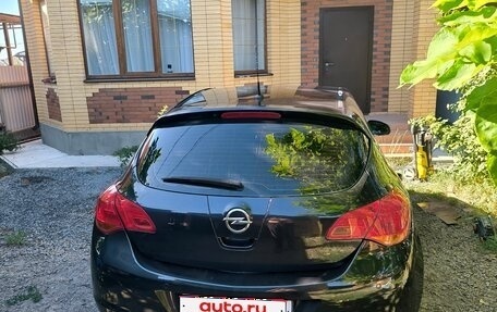 Opel Astra J, 2010 год, 600 000 рублей, 1 фотография
