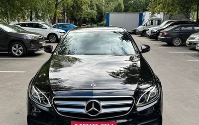 Mercedes-Benz E-Класс, 2019 год, 4 500 000 рублей, 1 фотография