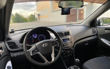 Hyundai Solaris II рестайлинг, 2015 год, 799 000 рублей, 13 фотография