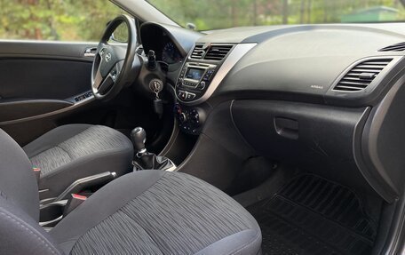 Hyundai Solaris II рестайлинг, 2015 год, 799 000 рублей, 21 фотография