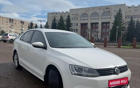 Volkswagen Jetta VI, 2014 год, 1 020 000 рублей, 2 фотография