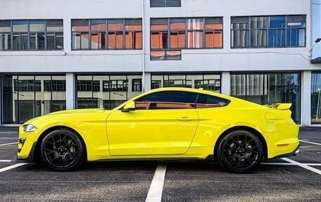 Ford Mustang VI рестайлинг, 2022 год, 3 720 000 рублей, 10 фотография