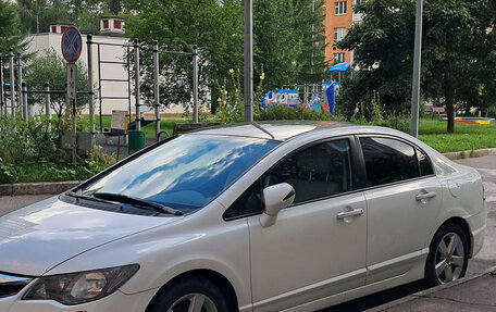 Honda Civic VIII, 2010 год, 1 000 000 рублей, 2 фотография