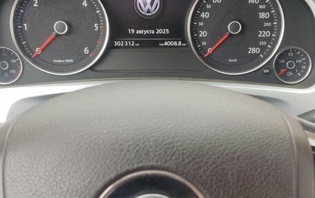 Volkswagen Touareg III, 2012 год, 1 700 000 рублей, 8 фотография