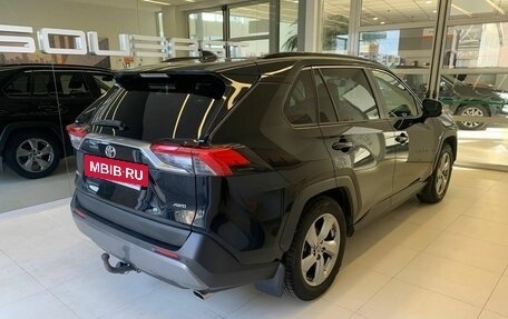 Toyota RAV4, 2021 год, 3 000 000 рублей, 4 фотография