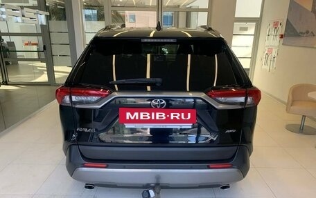 Toyota RAV4, 2021 год, 3 000 000 рублей, 5 фотография