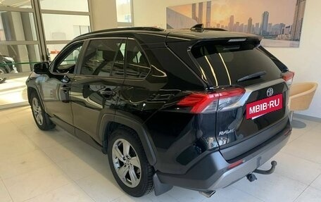 Toyota RAV4, 2021 год, 3 000 000 рублей, 6 фотография