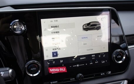 Lexus RX IV рестайлинг, 2025 год, 7 790 000 рублей, 29 фотография