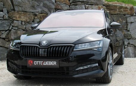 Skoda Superb III рестайлинг, 2022 год, 3 490 000 рублей, 2 фотография