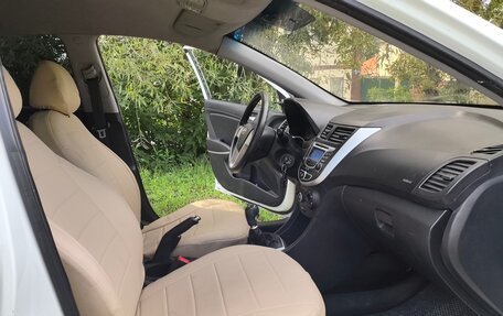 Hyundai Solaris II рестайлинг, 2013 год, 685 000 рублей, 5 фотография