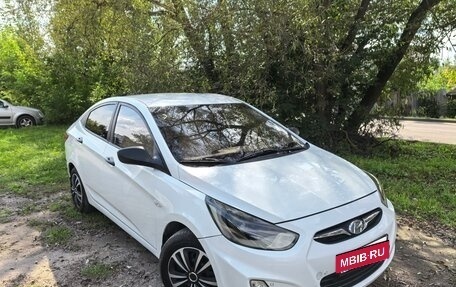 Hyundai Solaris II рестайлинг, 2013 год, 685 000 рублей, 3 фотография