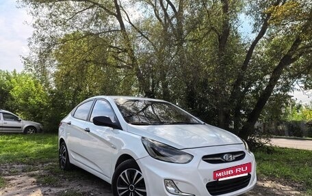 Hyundai Solaris II рестайлинг, 2013 год, 685 000 рублей, 11 фотография