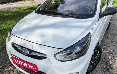 Hyundai Solaris II рестайлинг, 2013 год, 685 000 рублей, 16 фотография