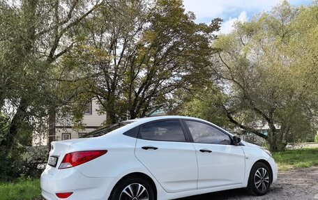 Hyundai Solaris II рестайлинг, 2013 год, 685 000 рублей, 24 фотография