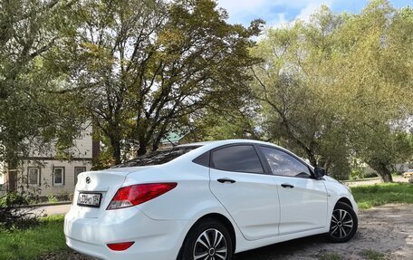 Hyundai Solaris II рестайлинг, 2013 год, 685 000 рублей, 28 фотография