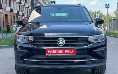 Volkswagen Tiguan II, 2020 год, 3 100 000 рублей, 2 фотография
