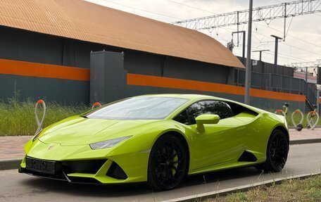 Lamborghini Huracán, 2022 год, 32 000 000 рублей, 3 фотография