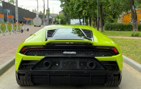 Lamborghini Huracán, 2022 год, 32 000 000 рублей, 6 фотография