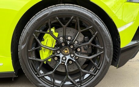 Lamborghini Huracán, 2022 год, 32 000 000 рублей, 19 фотография