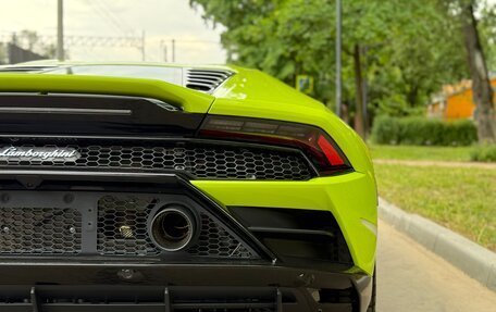 Lamborghini Huracán, 2022 год, 32 000 000 рублей, 8 фотография