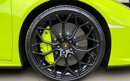 Lamborghini Huracán, 2022 год, 32 000 000 рублей, 22 фотография
