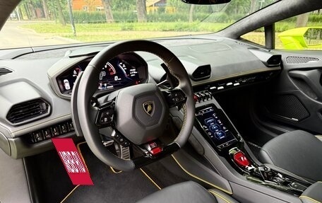 Lamborghini Huracán, 2022 год, 32 000 000 рублей, 16 фотография
