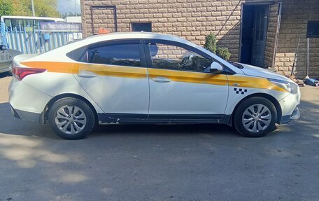 Hyundai Solaris II рестайлинг, 2017 год, 590 000 рублей, 4 фотография