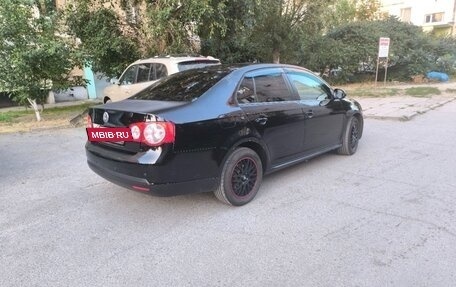 Volkswagen Jetta VI, 2010 год, 550 000 рублей, 2 фотография