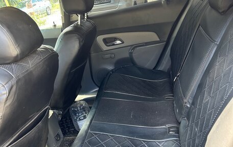 Chevrolet Cruze II, 2010 год, 550 000 рублей, 5 фотография