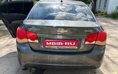 Chevrolet Cruze II, 2010 год, 550 000 рублей, 2 фотография
