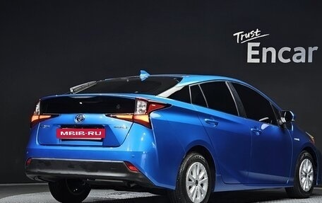 Toyota Prius IV XW50, 2022 год, 2 185 015 рублей, 3 фотография