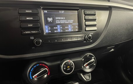 KIA Rio IV, 2018 год, 1 376 000 рублей, 17 фотография