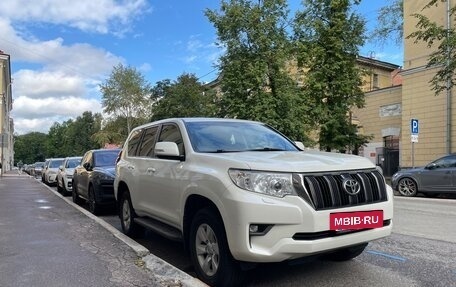 Toyota Land Cruiser Prado 150 рестайлинг 2, 2020 год, 5 049 000 рублей, 8 фотография