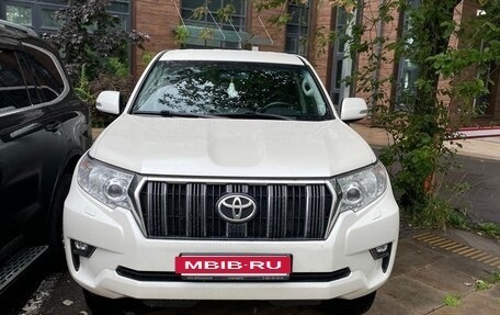 Toyota Land Cruiser Prado 150 рестайлинг 2, 2020 год, 5 049 000 рублей, 3 фотография