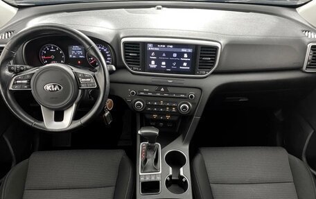 KIA Sportage IV рестайлинг, 2020 год, 2 410 000 рублей, 8 фотография