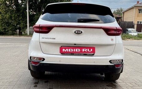 KIA Sportage IV рестайлинг, 2020 год, 2 410 000 рублей, 6 фотография