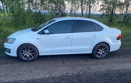 Volkswagen Polo VI (EU Market), 2015 год, 820 000 рублей, 2 фотография