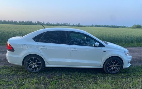 Volkswagen Polo VI (EU Market), 2015 год, 820 000 рублей, 4 фотография