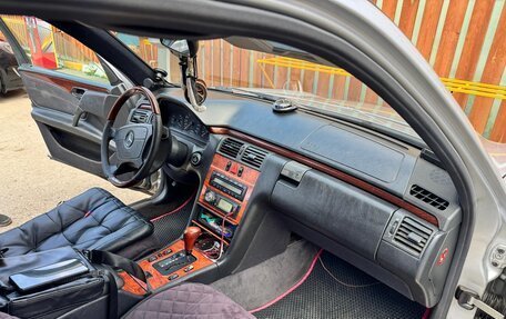 Mercedes-Benz E-Класс, 1996 год, 200 000 рублей, 3 фотография