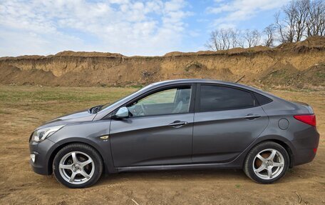 Hyundai Solaris II рестайлинг, 2016 год, 1 100 000 рублей, 4 фотография