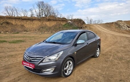 Hyundai Solaris II рестайлинг, 2016 год, 1 100 000 рублей, 3 фотография