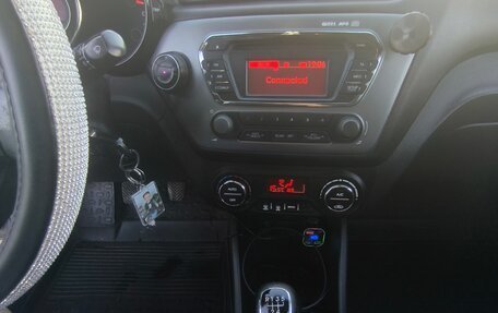 KIA Rio III рестайлинг, 2013 год, 1 050 000 рублей, 29 фотография