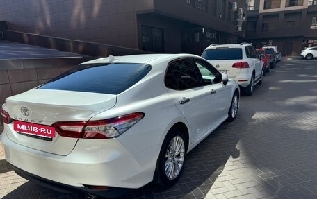 Toyota Camry, 2021 год, 3 750 000 рублей, 6 фотография