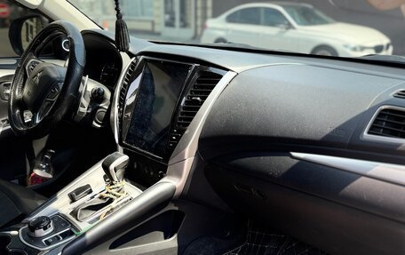 Mitsubishi Pajero Sport III рестайлинг, 2019 год, 3 200 000 рублей, 16 фотография