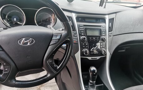 Hyundai Sonata VI, 2011 год, 1 050 000 рублей, 10 фотография