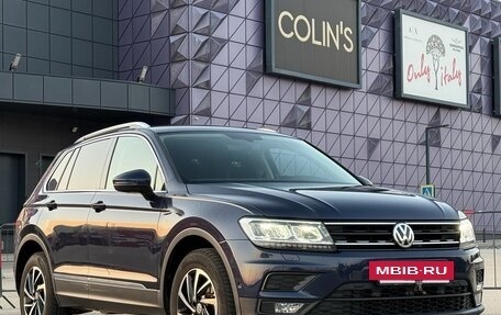 Volkswagen Tiguan II, 2017 год, 2 097 000 рублей, 2 фотография