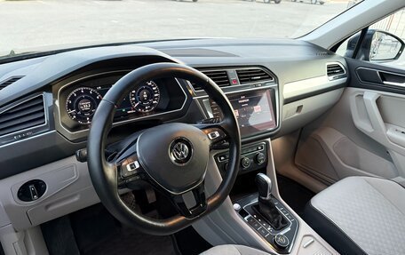 Volkswagen Tiguan II, 2017 год, 2 097 000 рублей, 17 фотография